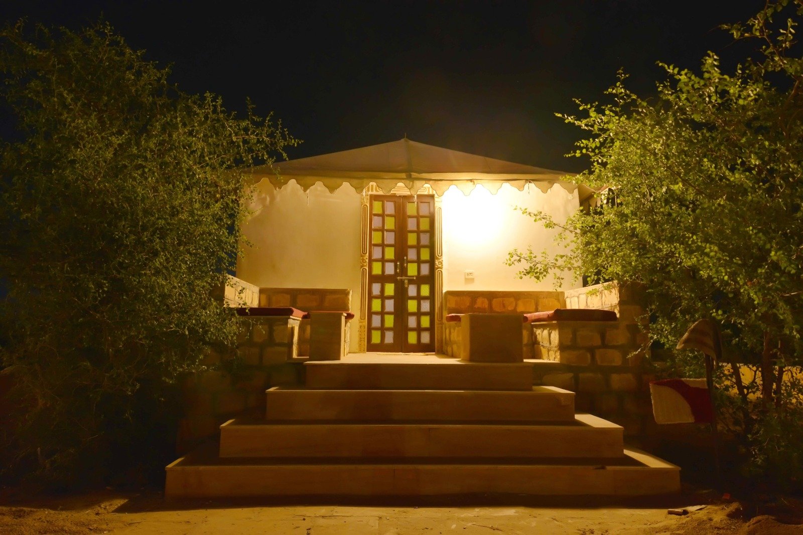 Desert Gateway Resort swimming pool and accommodation