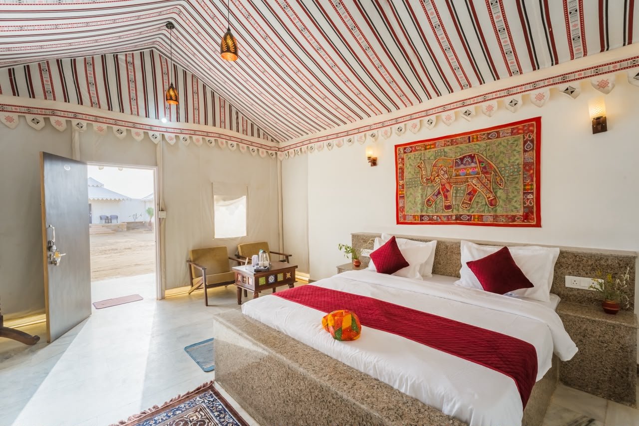 Desert camp included in Jaisalmer short tour package